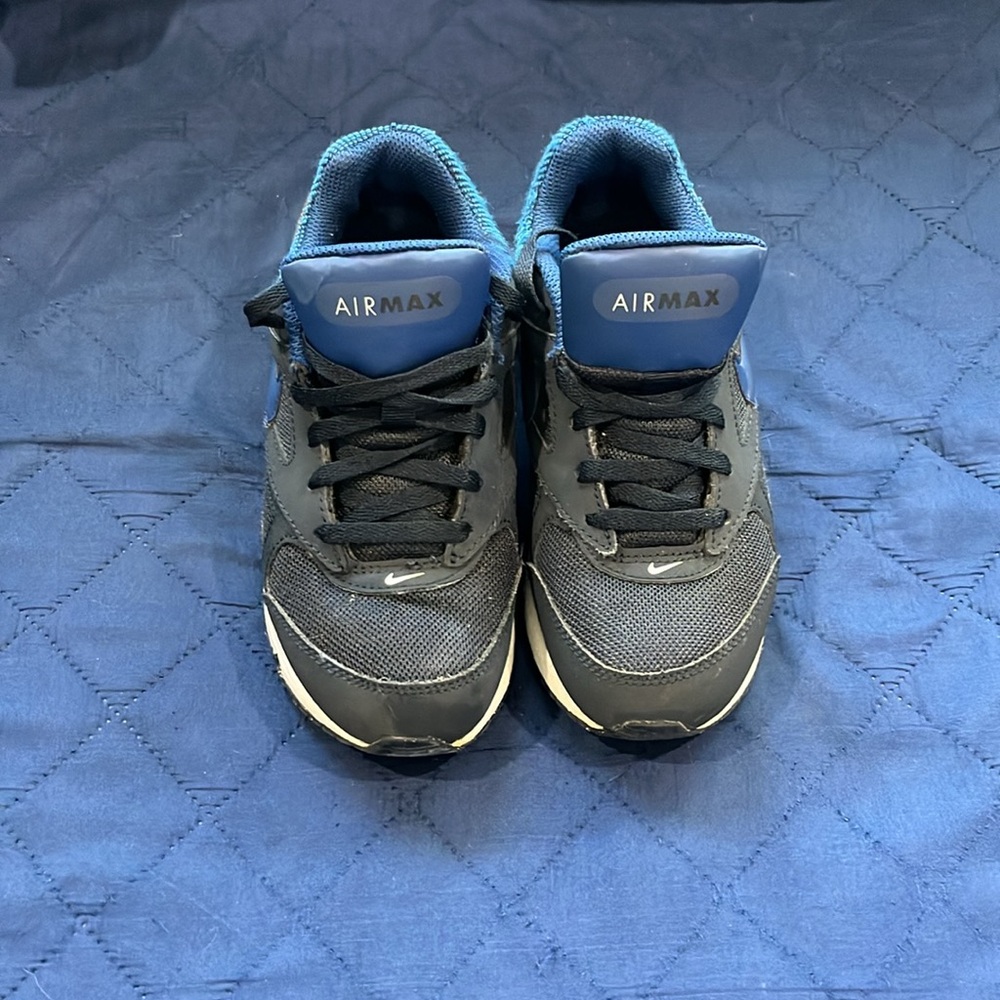 Nike Air Max IVO PS ‘Dark Obsidian’ Kids Sneakers - Size 1.5Y Gently Worn - Picture 5 of 6
